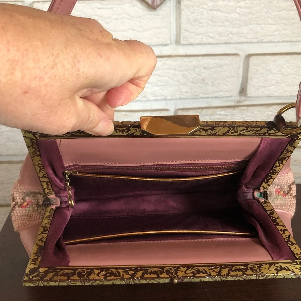 Spectacular 1950s dusty rose floral needlepoint handbag - Picture 9 of 11